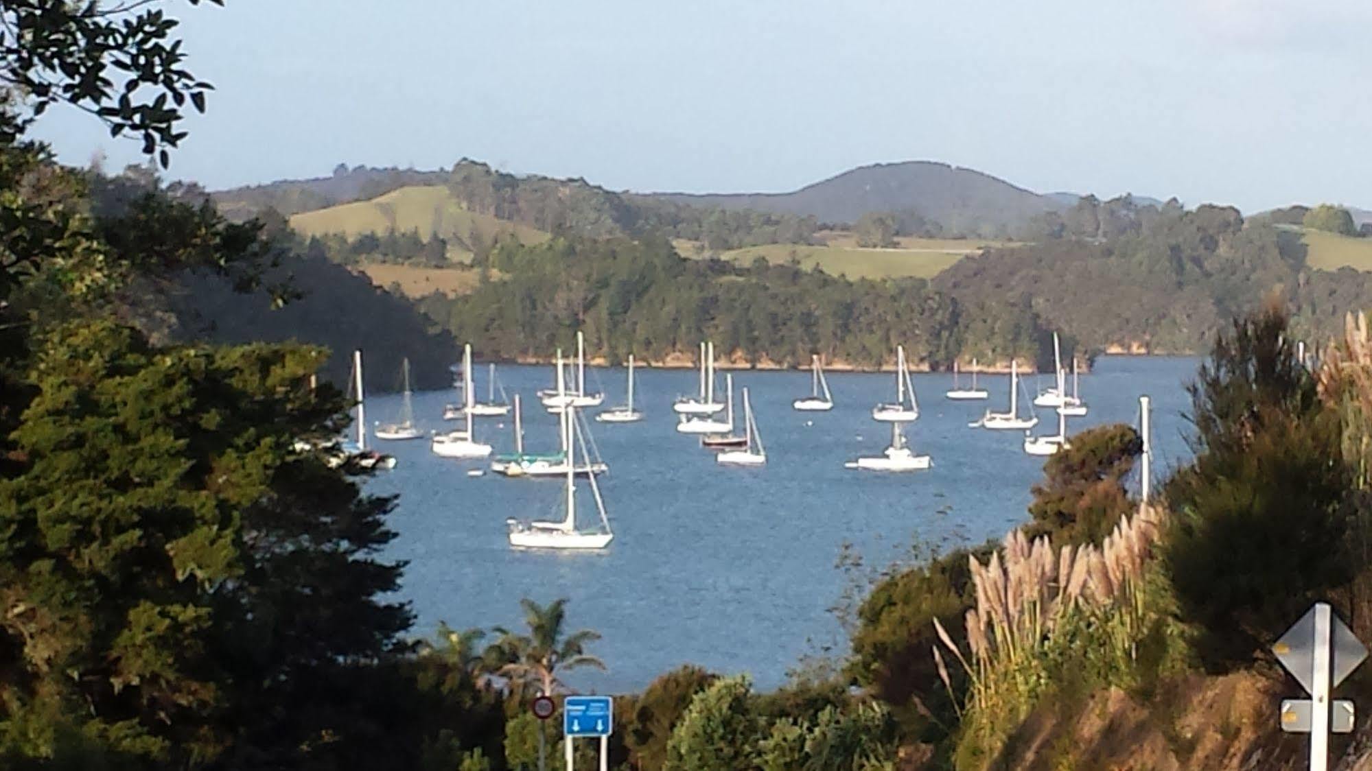 Opua Boutique Seaview Motel Exterior foto